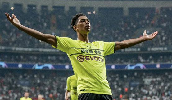 JDG不敌T1止步四强，中国战队无缘会师决赛